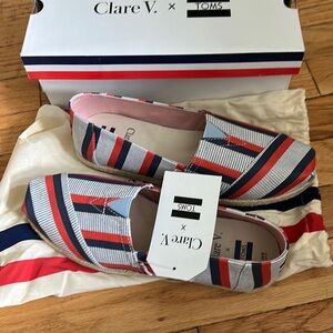 clare v. x TOMS